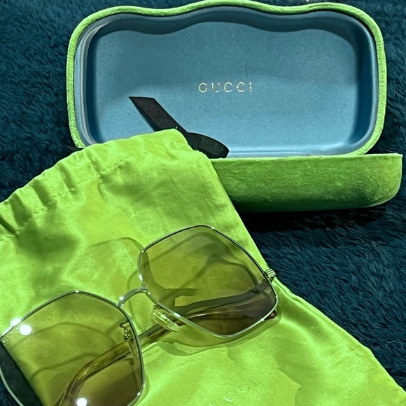Gucci Authentic Women’s Geometric Sunglasses with Original Case & Bag - Picture 12 of 16